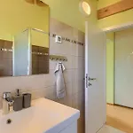 בית נופש A פורץ