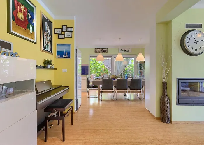 Σπίτι διακοπών A *